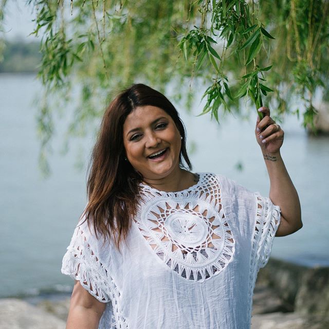 Happy Weekend!!! Today’s #FridayFive blog post has a new podcast, my new @netflix obsession, things I’ve read, and for my Cleveland friends (and visitors 👋🏽) a list of fun things to do in June, and I will be at a lot of them!
⠀⠀⠀⠀⠀⠀⠀⠀⠀
Check out all this fun stuff over on the blog at bombaytaxiboutique.com/blog or the link in my bio. ⠀⠀⠀⠀⠀⠀⠀⠀⠀
⠀⠀⠀⠀⠀⠀⠀⠀⠀
⠀⠀⠀⠀⠀⠀⠀⠀⠀
⠀⠀⠀⠀⠀⠀⠀⠀⠀
⠀⠀⠀⠀⠀⠀⠀⠀⠀
⠀⠀⠀⠀⠀⠀⠀⠀⠀
⠀⠀⠀⠀⠀⠀⠀⠀⠀
⠀⠀⠀⠀⠀⠀⠀⠀⠀
⠀⠀⠀⠀⠀⠀⠀⠀⠀
⠀⠀⠀⠀⠀⠀⠀⠀⠀
⠀⠀⠀⠀⠀⠀⠀⠀⠀ #midwestbloggers #browngirlbloggers  #theeverygirl #pursuewhatislovely #lovelylittlesquares #beyondthewanderlust  #indianblogger #pursuepretty #ihavethisthingwithcolor #abmlifeiscolorful #livecolorfully #passionproject #acolorstory #womenwithtattoos #createcultivate #risingtidesociety  #colorventures #tattoostyle #theblogissue #30something #mumbaiblogger #clevelandvibes #inthe216 #browngirls #yogaevents #usasoccer